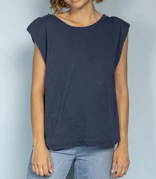 Leichtes Shirt mit Schulterpolstern in 4 Farben